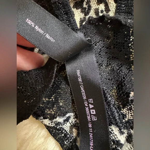 Victoria's Secret Black Lace Leopard Panty - Picture 7 of 7